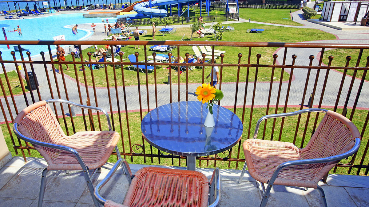 1Bedroom Family Room Side Sea View